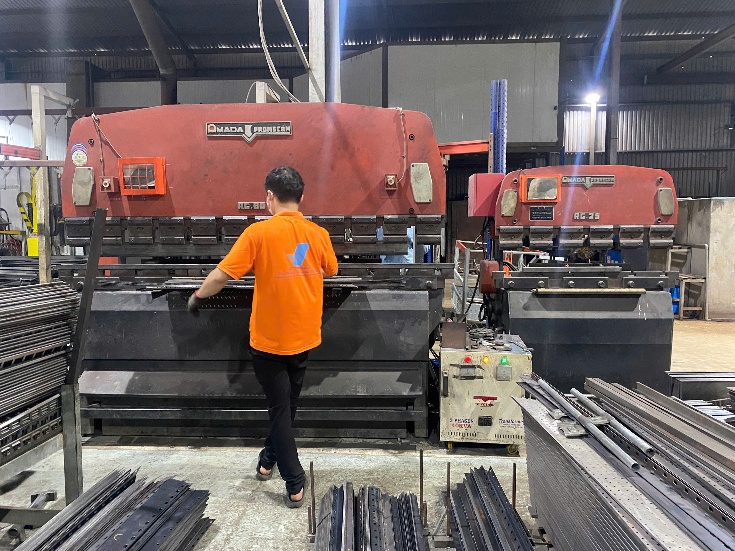 Bending machine
